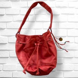 the sak vintage red leather drawstring bucket bag 90's In Great Condition Big